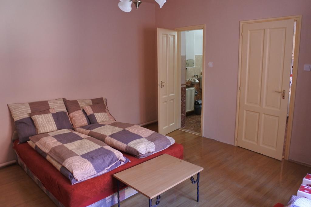 Kisasszony Apartman Eger Exterior foto