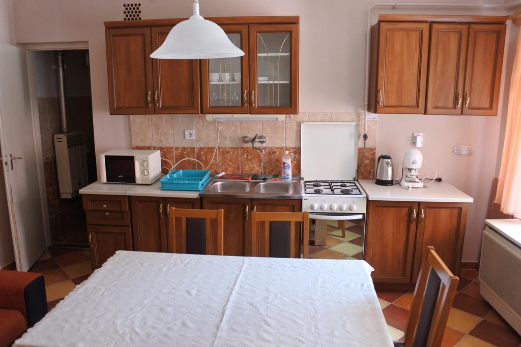 Kisasszony Apartman Eger Exterior foto